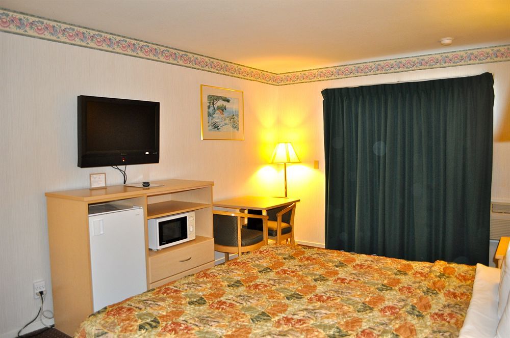 Hotel Howard Johnson By Wyndham Beach Boardwalk 2*