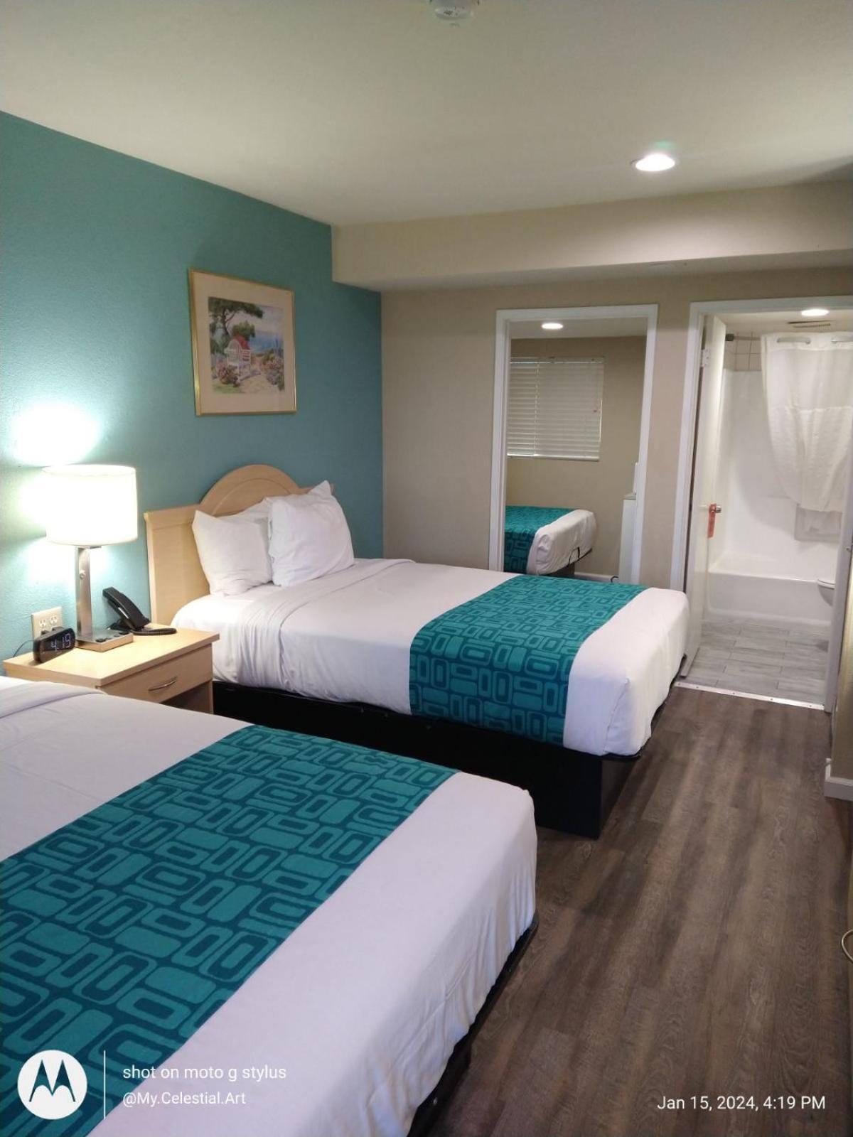 Howard Johnson By Wyndham Boardwalk Hotel