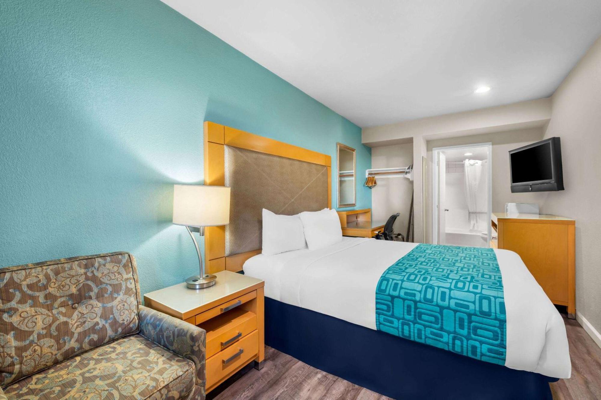 Howard Johnson By Wyndham Boardwalk
