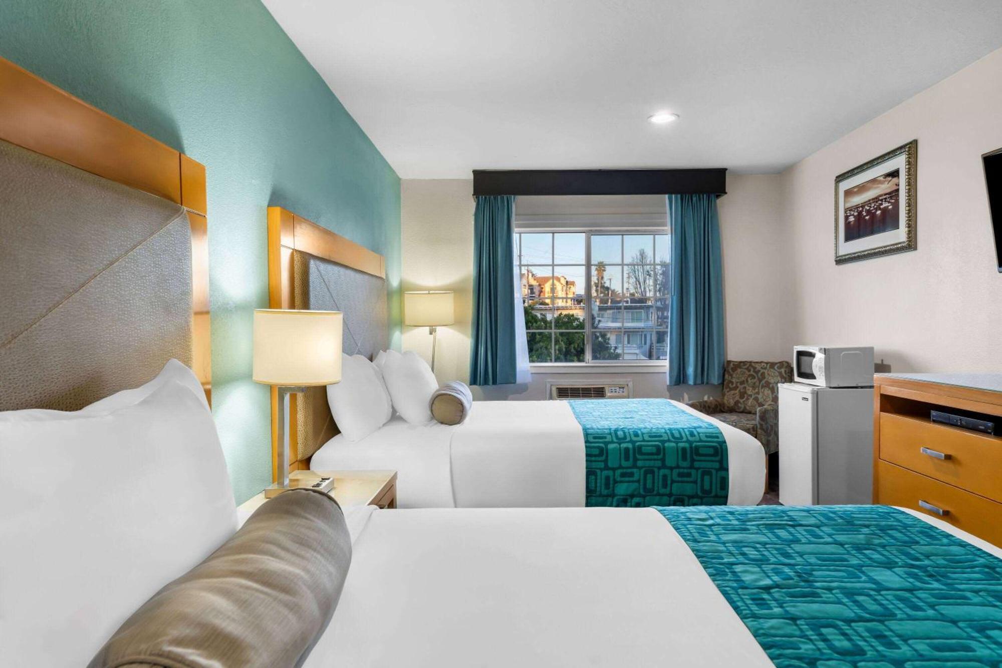 Howard Johnson By Wyndham Boardwalk Santa Cruz