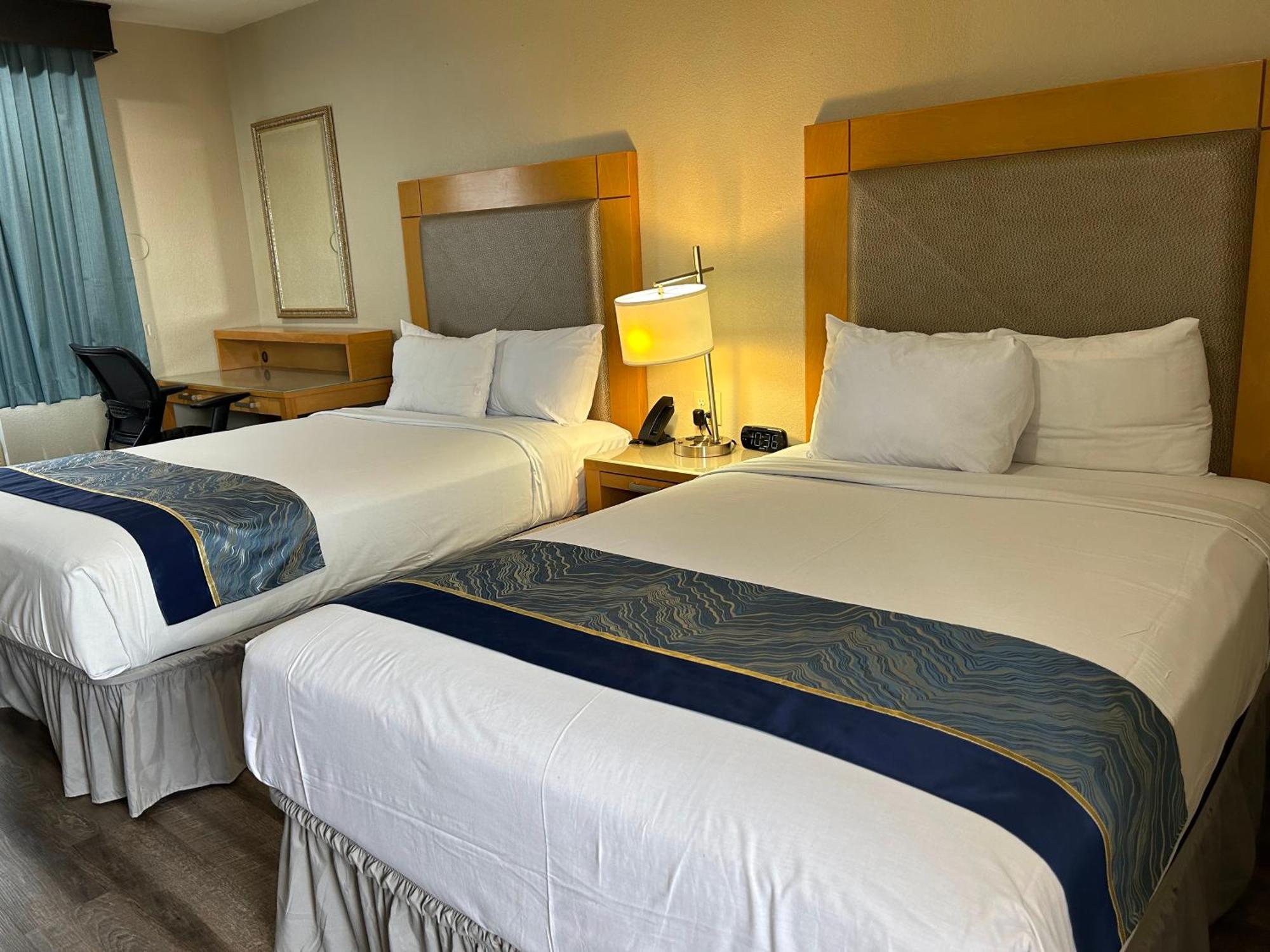 Howard Johnson By Wyndham Boardwalk Santa Cruz